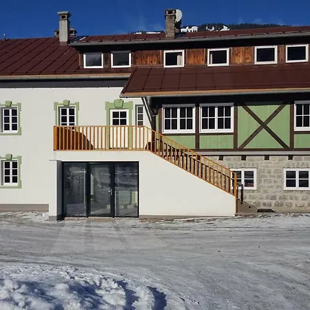 De Nussi's 4 Apartment Bach (Tyrol)