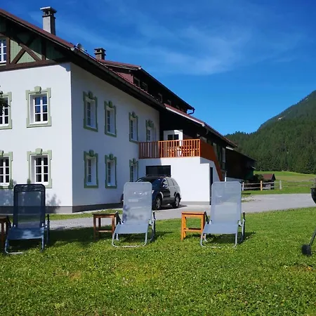 De Nussi's 4 * Bach (Tyrol)